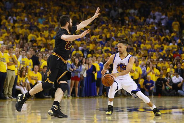 德比战广厦逆转浙江 孙铭徽37分胡金秋15+9